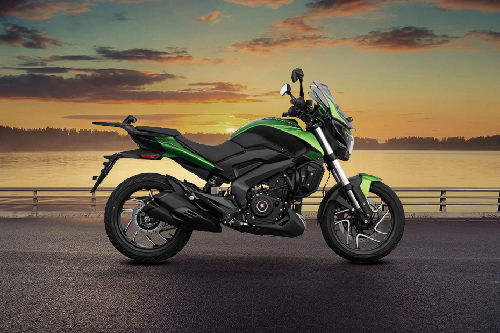 Bajaj Dominar 400 Right Side Viewfull Image