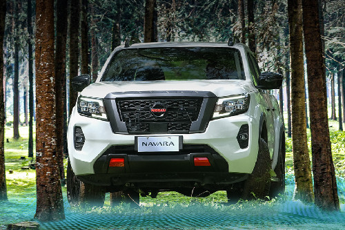 Full Front View of Navara