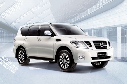 Nissan Patrol Royale Front Cross Side View