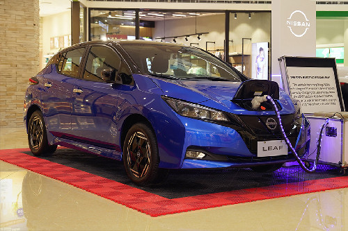 Nissan Leaf Front Medium View