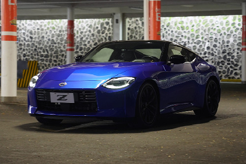 Front Angle Low View Nissan Z Front angle low view