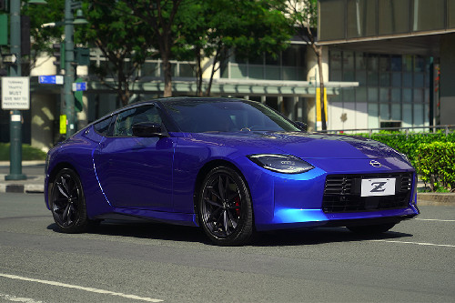 Nissan Z Front Cross Side View