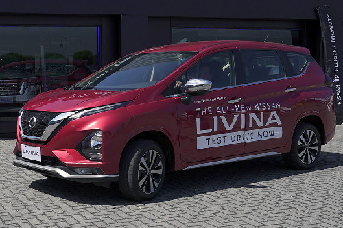 Nissan Livina Front Angle High View