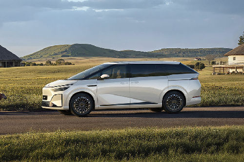 X9 Side view