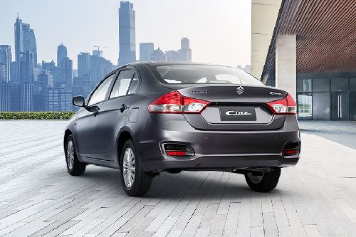 Rear Cross Side View of Suzuki Ciaz