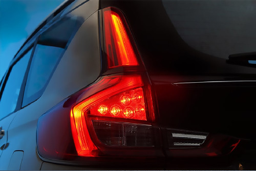 XL7 Hybrid Tail light