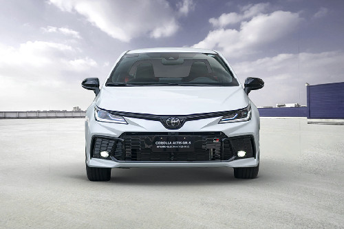 Full Front View of Corolla Altis