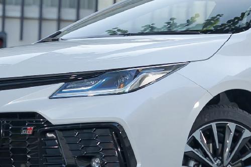 Corolla Altis Headlight