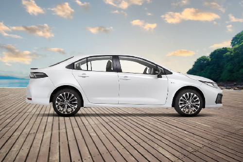 Corolla Altis Medium Angle Front View