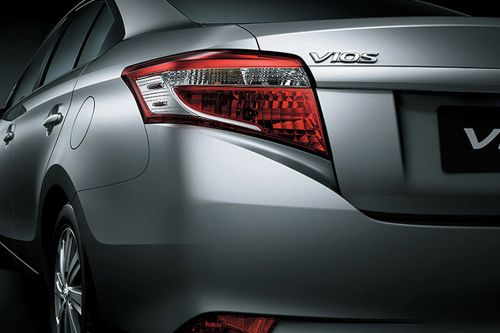 Vios (2017-2018) Tail light