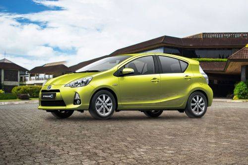 Prius C Front angle low view