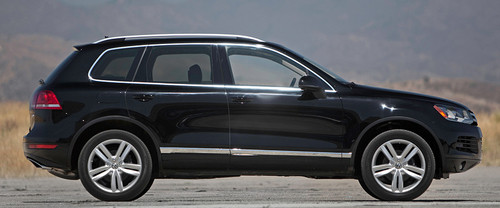 Volkswagen Touareg Drivers Sideview