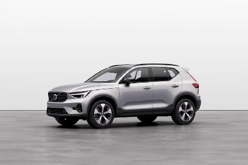 XC40 Recharge Front angle low view