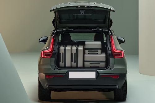 Trunk Open Closer View of XC40 Recharge