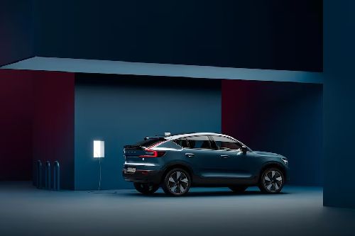 Rear Medium View of Volvo C40 Recharge