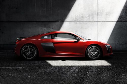Audi R8 Coupe Drivers Sideview