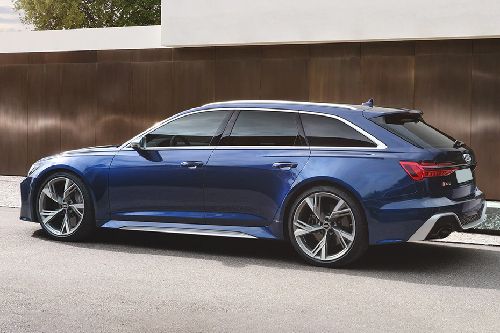 Rear Cross View of Audi RS 6 Avant