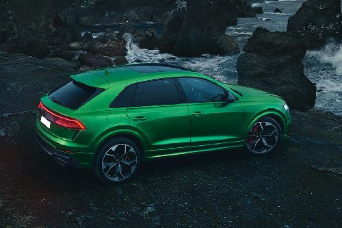 RS Q8 Rear Medium Side View