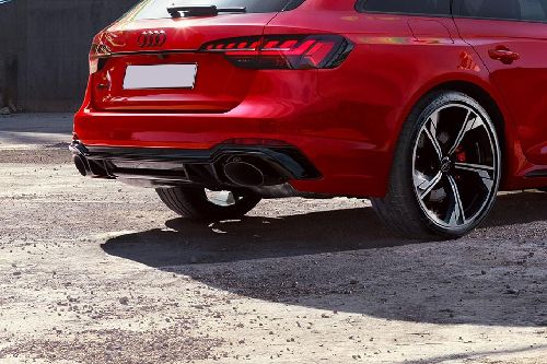 Exhaust Pipe of Audi RS 4 Avant