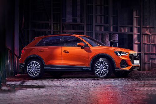 Audi Q3 Front Cross Side View