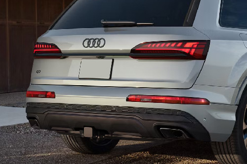 Q7 Tail light