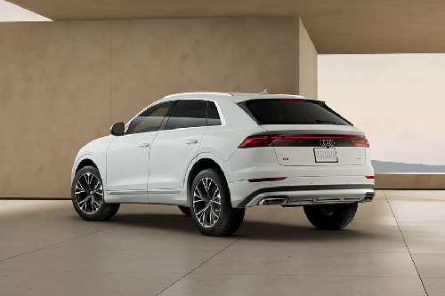 Rear Cross Side View of Audi Q8