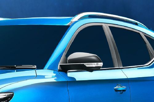 MG ZS T Drivers Side Mirror Front Angle