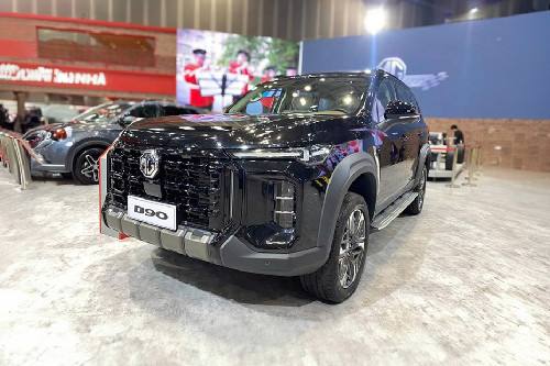 MG D90 Front angle low view