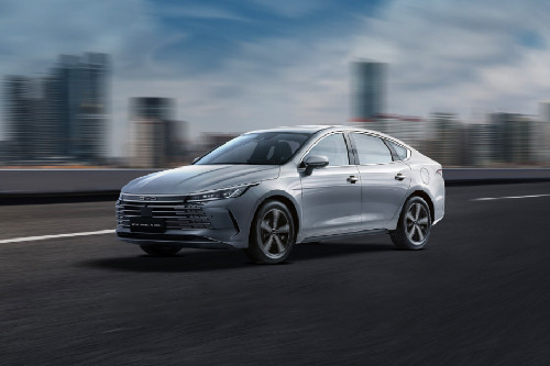 BYD Seal 5 DM-i Front Side View