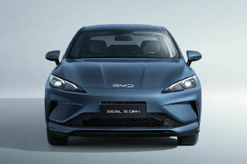 Full Front View of Seal 5 DM-i