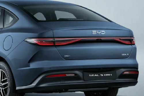 Seal 5 DM-i Tail light