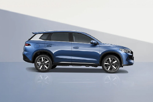 Sealion 5 DM-i Medium Angle Front View