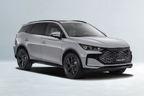 BYD Tang DM-i Front Cross Side View