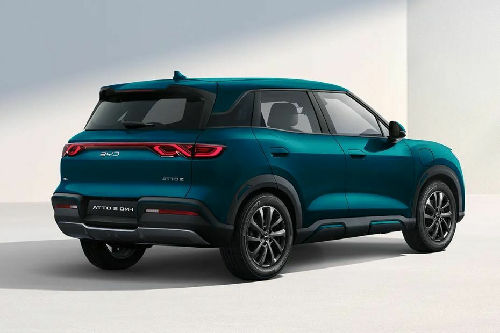 Rear Cross View of BYD Atto 2 DM-i