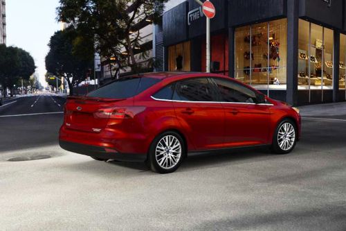 Focus Sedan (2005-2019) Rear angle view