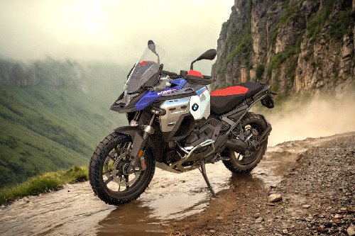 Slant Front View Full Image BMW R 1300 GS Adventure Slant Front View Full Image