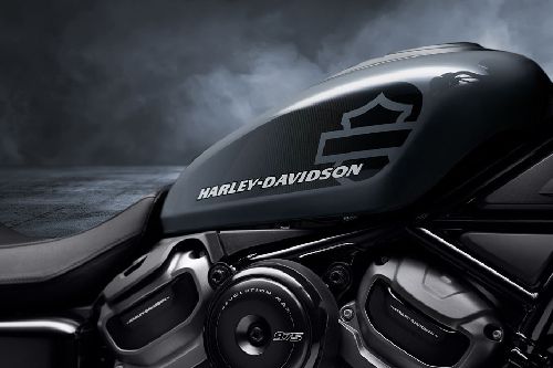 Harley-Davidson Nightster Fuel Tank View