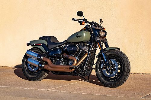 Harley-Davidson Fat Bob Slant Rear View Full Image