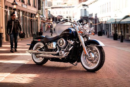 Harley-Davidson Deluxe Standard