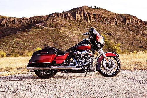 Harley-Davidson CVO Street Glide Standard