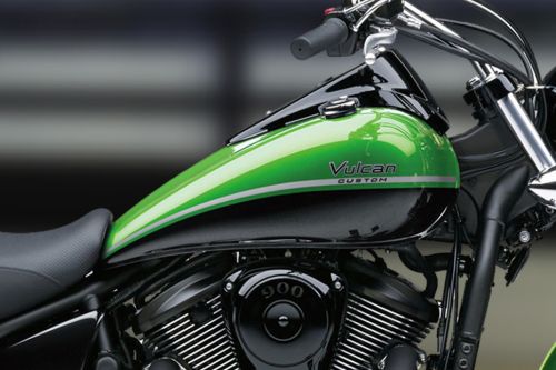 Fuel Tank View Kawasaki Vulcan 900 Custom Fuel Tank View