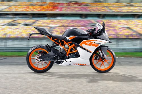 KTM RC 200 Right Side Viewfull Image