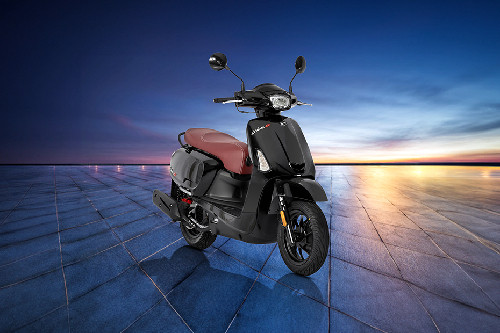 Slant Rear View Full Image Kymco Like S 150 Slant Rear View Full Image