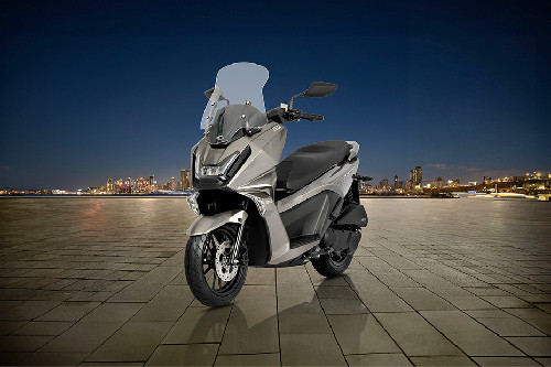 Slant Front View Full Image Kymco Skytown 150 Slant Front View Full Image