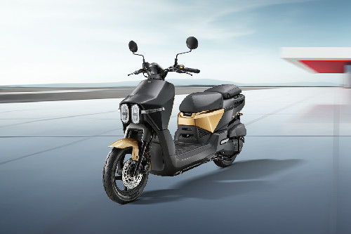 Slant Front View Full Image Kymco Dollar 150 Slant Front View Full Image