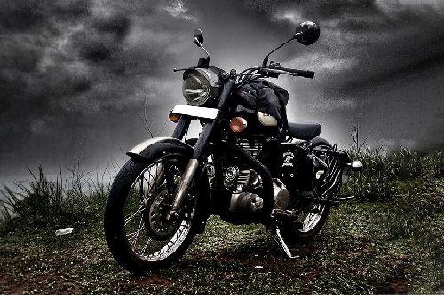 Royal Enfield Classic 500 Slant Front View Full Image