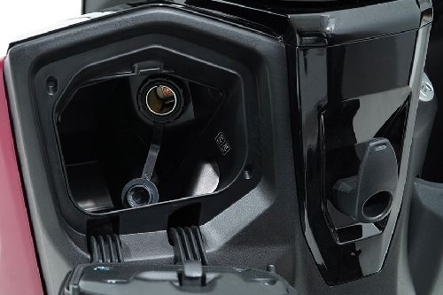 Suzuki Burgman Street Glove Boxscooter