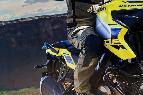 Suzuki V-Strom 1050 DE Rider Seat View