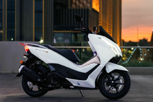 Suzuki Burgman 15 Left Side View Full Image