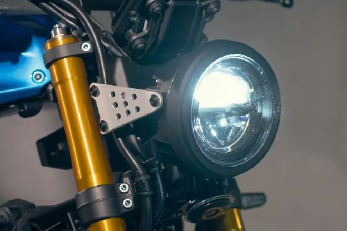 Yamaha XSR900 Head Light View